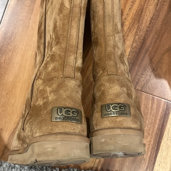 Women Sumner Ugg Boots - Picture 2 of 11